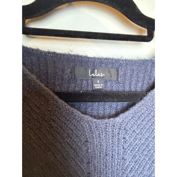 Lulus Oversized V Neck Sweater in Size Small Navy Closet Staple Basic - Picture 3 of 11